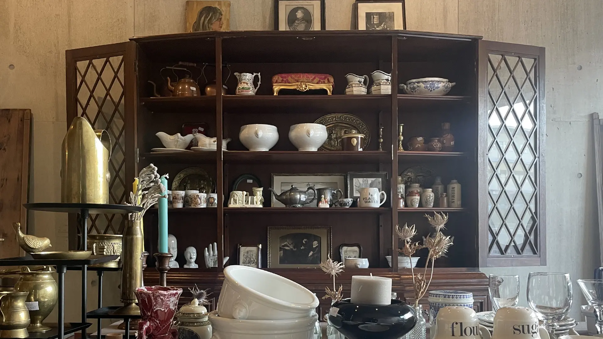KOS CURIOSITIES
